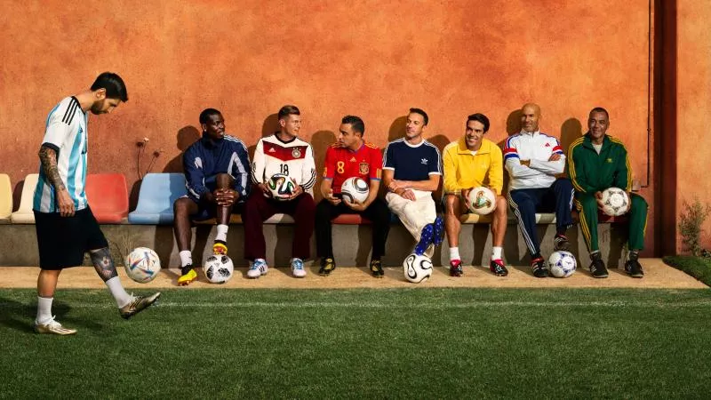 Des légendes du foot réunies pour le nouveau ballon de la Coupe du monde