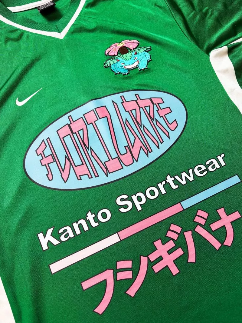 Cet artiste crée des maillots de foot à l'effigie des Pokémon