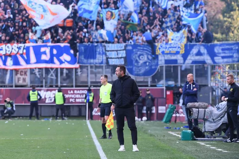 Roberto De Zerbi dégaine une veste iconique pour le match face à Metz