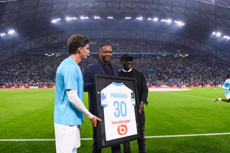 L’Olympique de Marseille retire son numéro 30 en hommage à Steve Mandanda