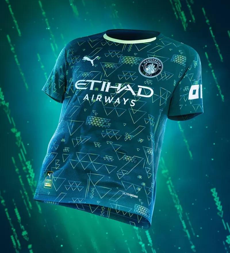 Manchester City dégaine un maillot fourth en collab' avec EAFC