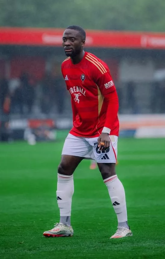 Salford City change de couleur après un vote de ses supporters