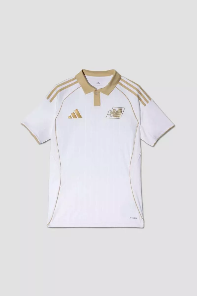 Le Pise SC dévoile son nouveau maillot third
