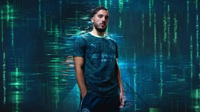 Manchester City dégaine un maillot fourth en collab’ avec EAFC