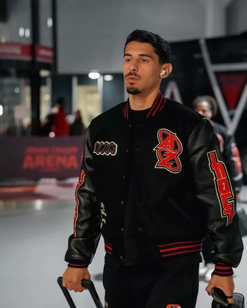 L'incroyable veste des joueurs de l'AZ Alkmaar en déplacement