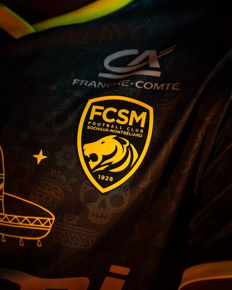 Quand le FC Sochaux-Montbéliard célèbre Halloween avec un maillot "Día de los Muertos"