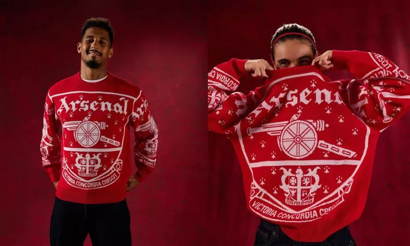 Arsenal dégaine une collection de vêtements pour Noël