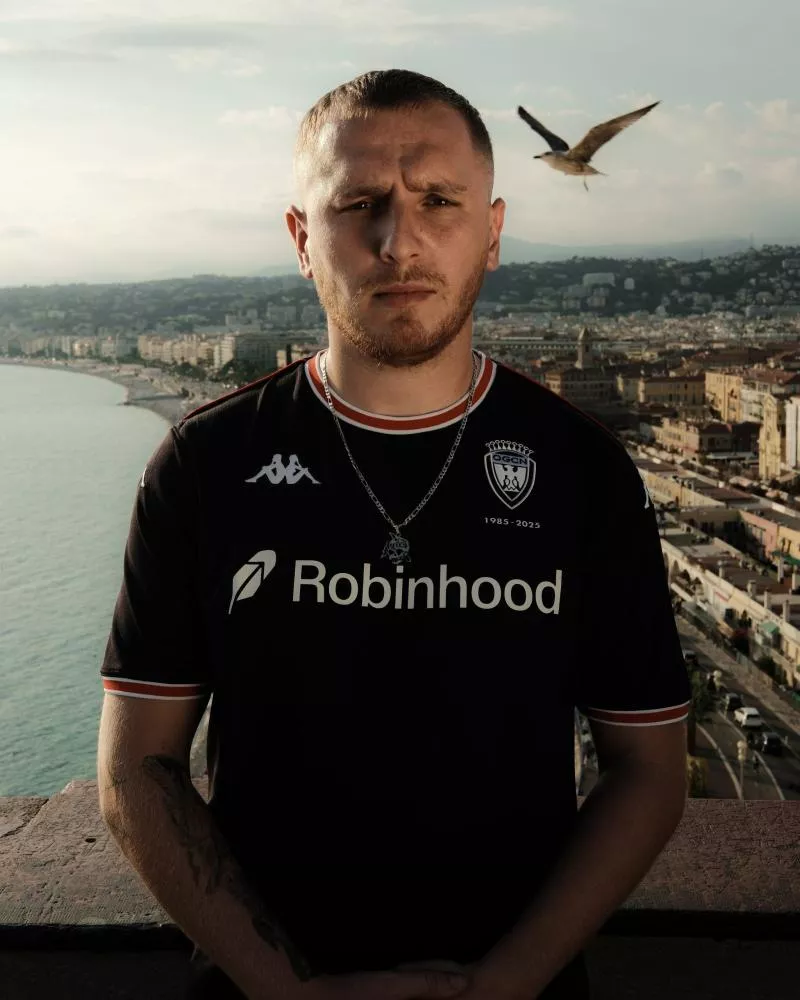 L'OGC Nice sort un maillot fourth en hommage aux supporters