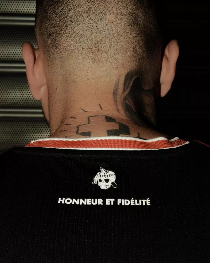 L'OGC Nice sort un maillot fourth en hommage aux supporters