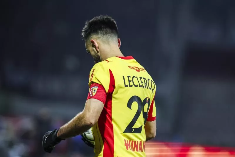 Adrien THOMASSON of Lens during the Ligue 1 McDonald's match between Lens and Strasbourg at Stade Bollaert-Delelis on November 22, 2025 in Lens, France. (Photo by Johnny Fidelin/Icon Sport) - Photo by Icon Sport