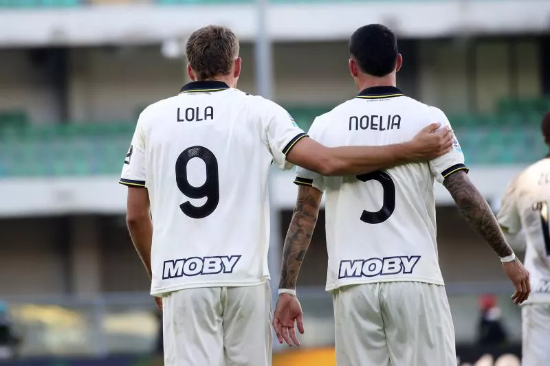 UNROSSOALLAVIOLENZA25     during the Serie A soccer match between Hellas Verona  and Parma at the Bentegodi Stadium in Verona, north west Italy - Sunday , November  23 , 2025. Sport - Soccer . (Photo by Paola Garbuio/Lapresse)   - Photo by Icon Sport