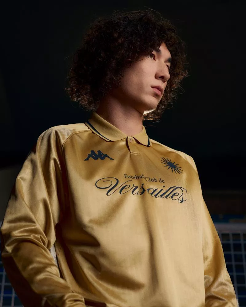 Le FC Versailles sort deux nouveaux maillots avec Kappa