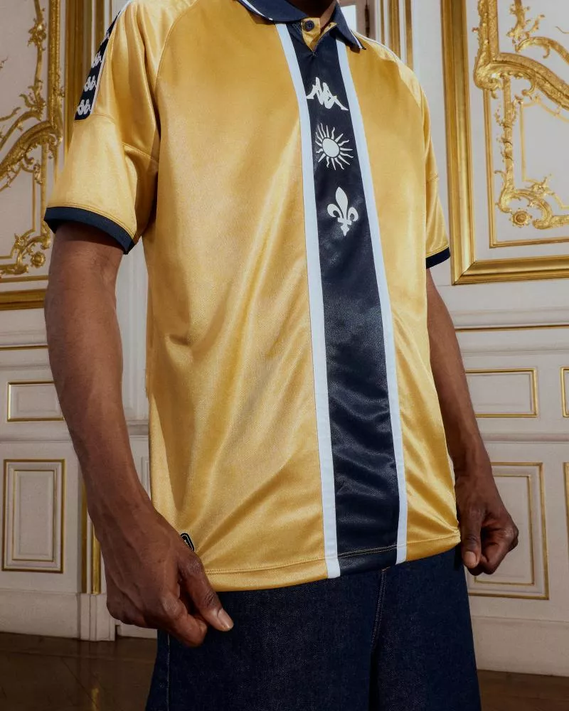 Le FC Versailles sort deux nouveaux maillots avec Kappa
