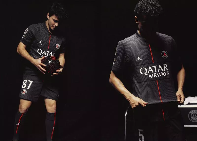 Le Paris Saint-Germain dévoile son nouveau maillot fourth avec Jordan