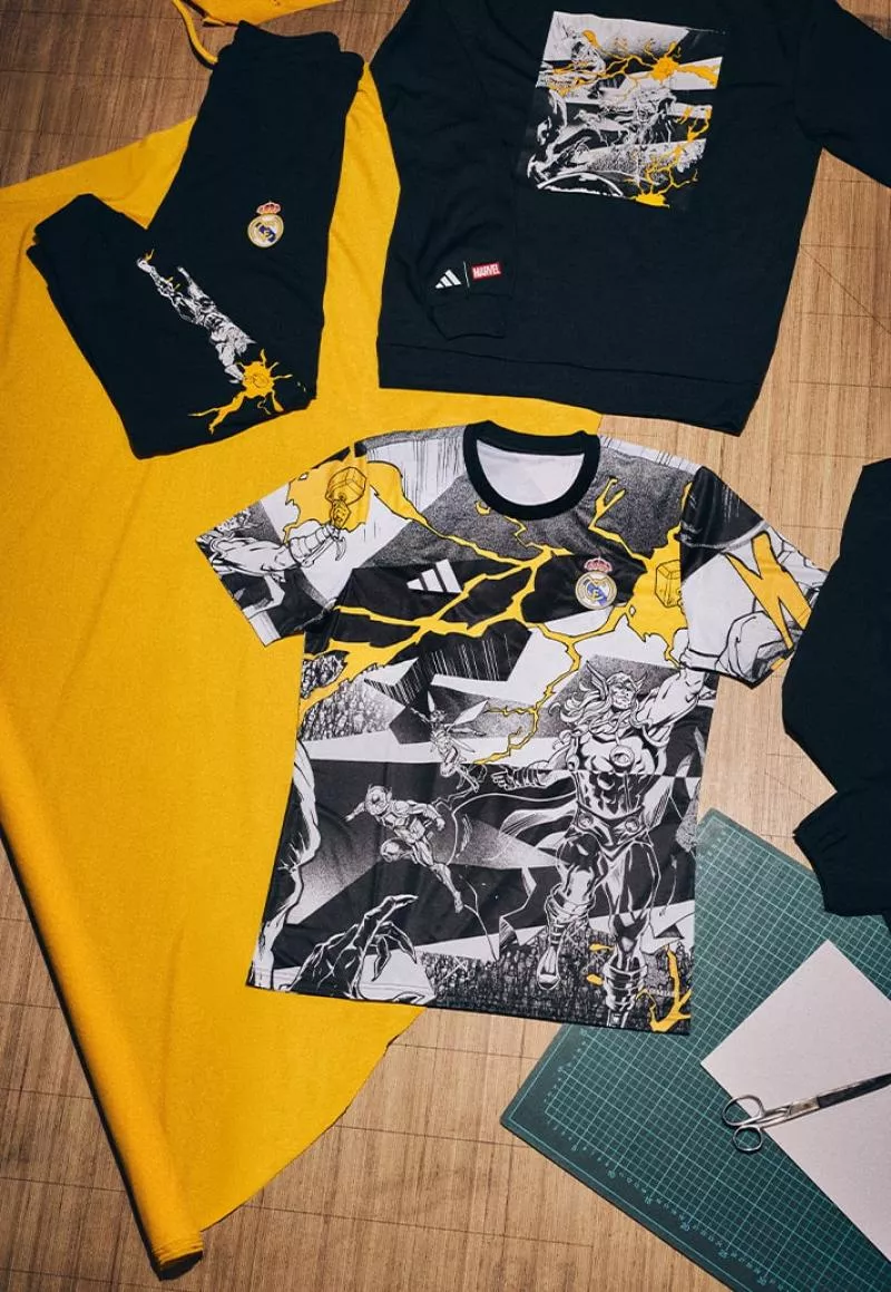 Le Real Madrid dégaine un maillot en collab' avec Marvel et les All Blacks