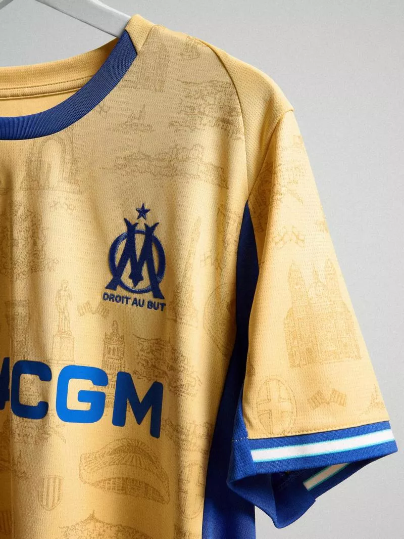 L’OM dévoile un maillot doré en hommage à la cité phocéenne
