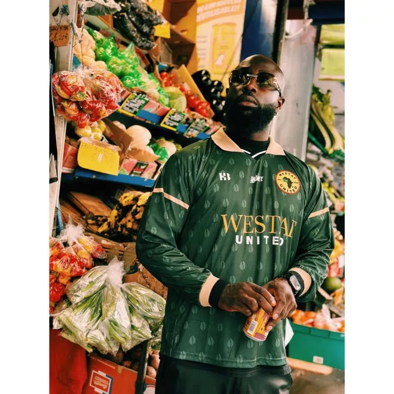 Maillots, crampons : les 6 bons plans de Footcenter pour Noël