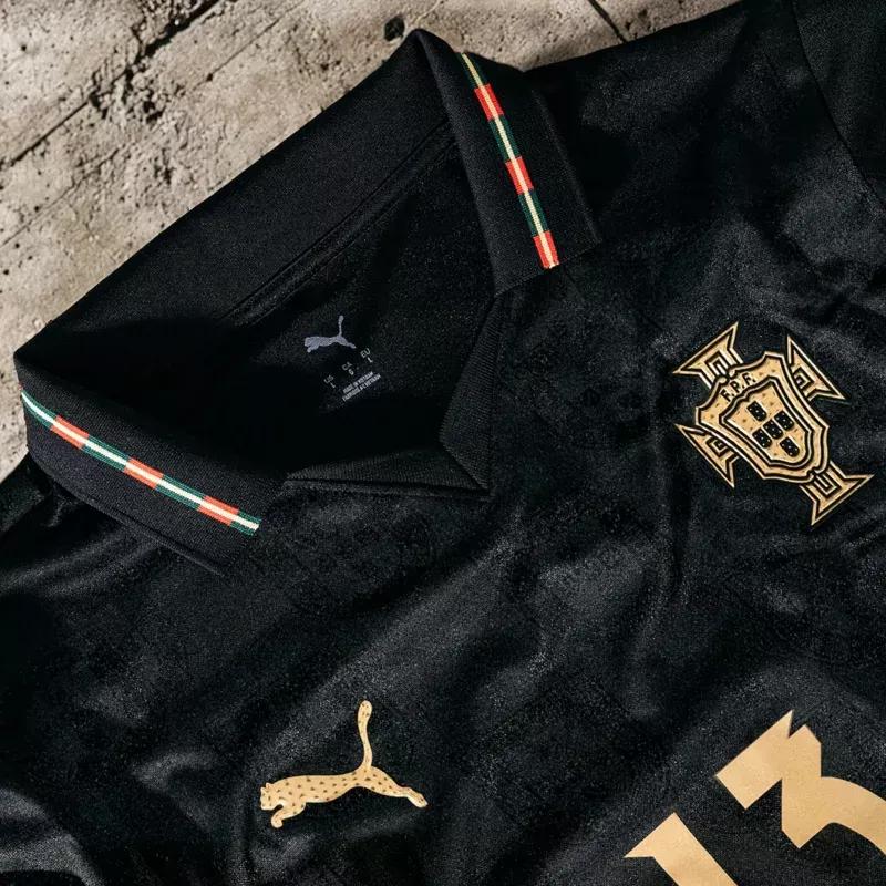 Le Portugal dévoile un maillot noir en hommage à Eusébio