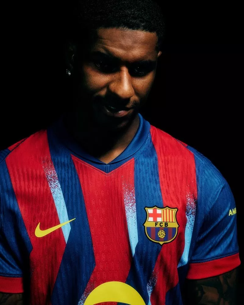 Le FC Barcelone dégaine son maillot fourth pour la saison 2025-2026