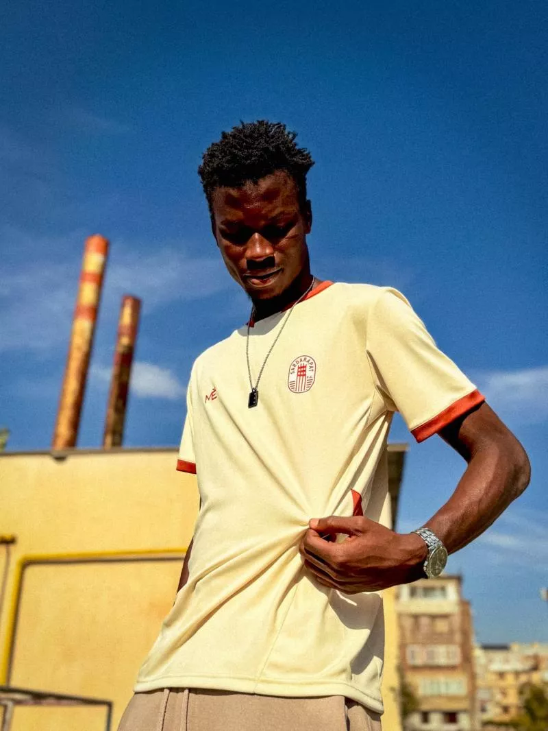 Un shooting maillots très cool en D2 arménienne