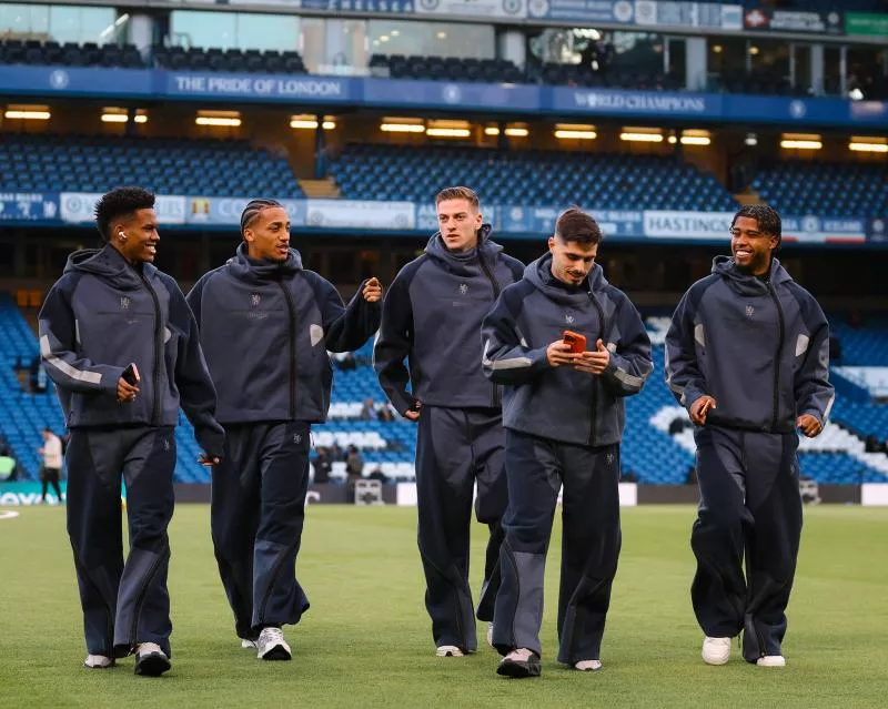 Chelsea dégaine une collection d’avant-match signée Nike Tech