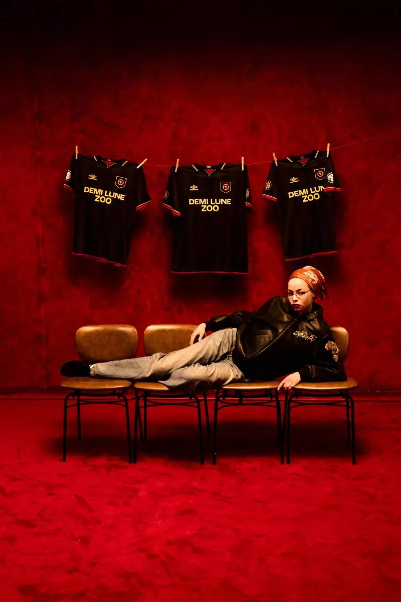 La Mafia K'1 Fry et Umbro sortent un maillot hommage au coup de pied de Cantona