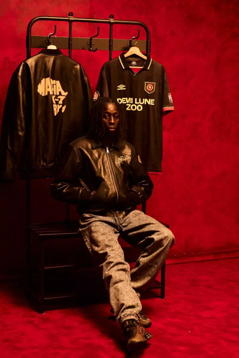 La Mafia K'1 Fry et Umbro sortent un maillot hommage au coup de pied de Cantona