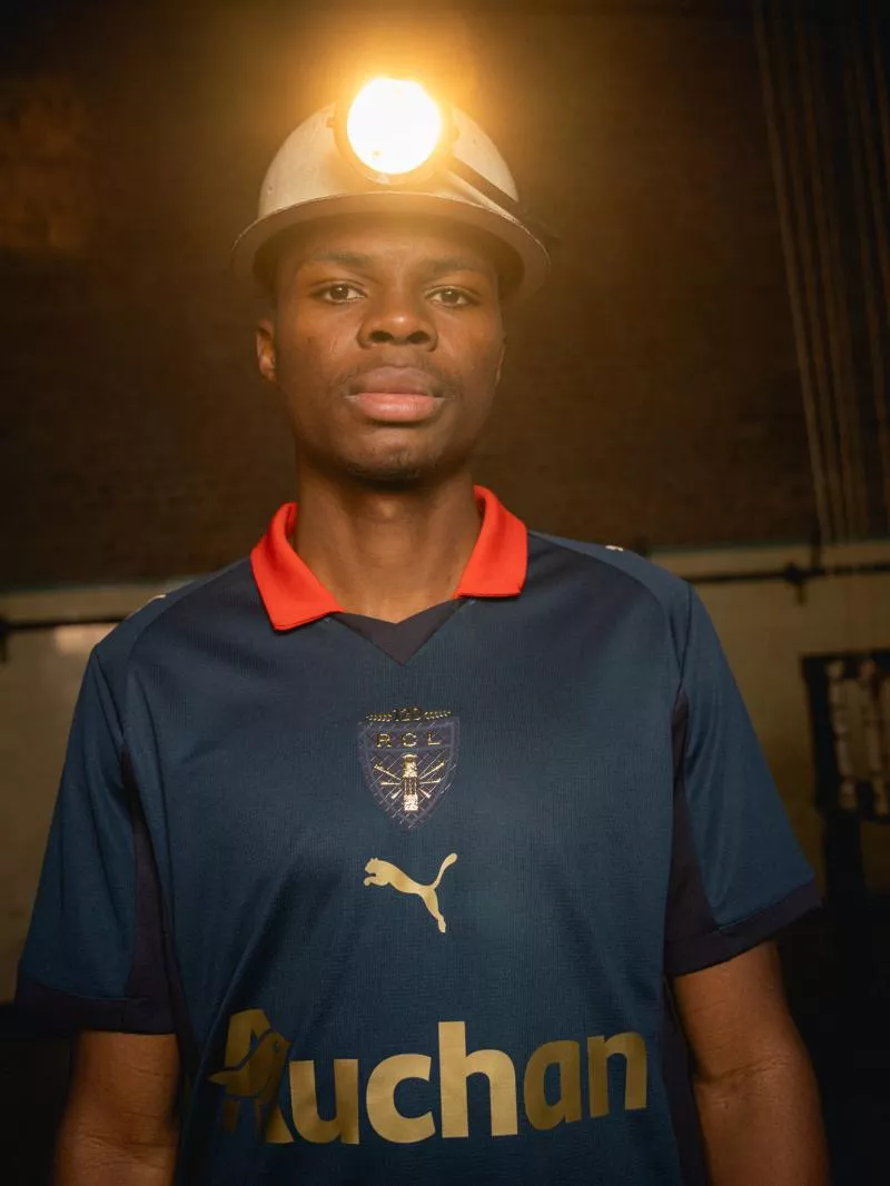 Le RC Lens dévoile son maillot spécial pour la Sainte-Barbe 2025