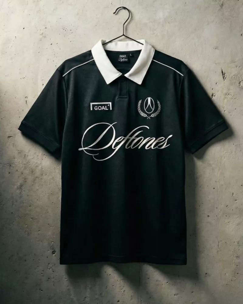 Quand le groupe de metal Deftones sort ses propres maillots de foot