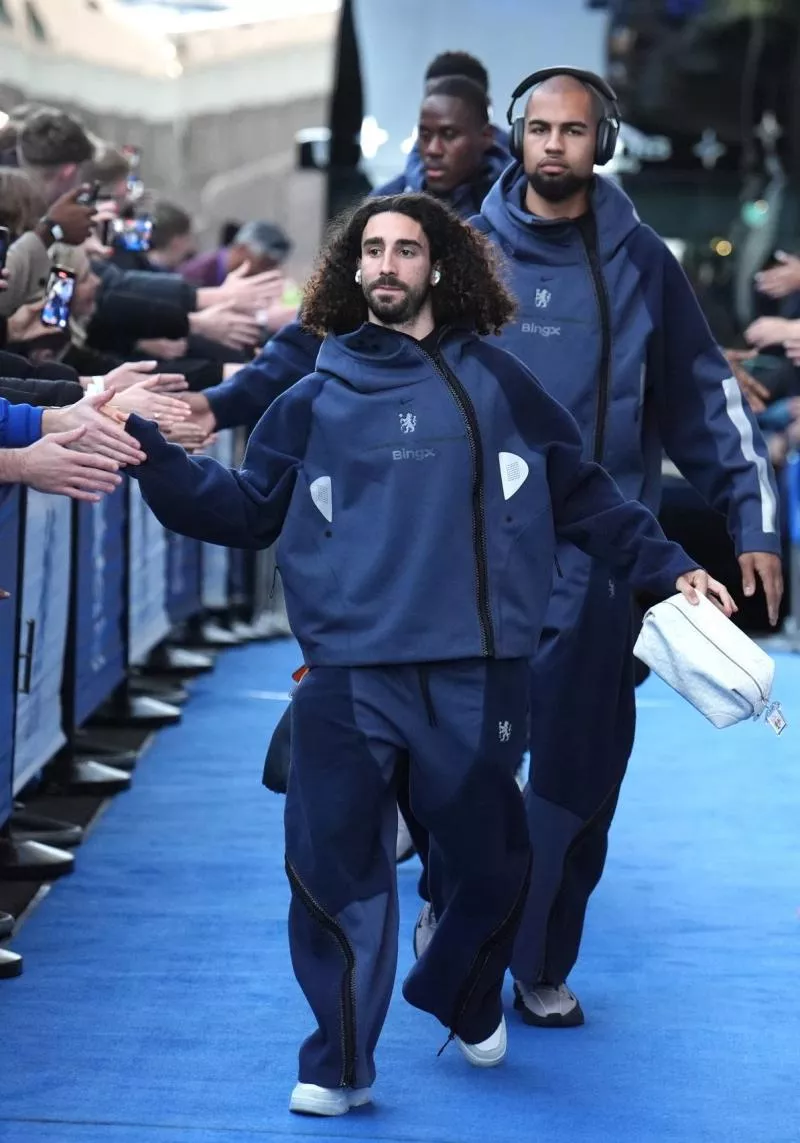 Chelsea dégaine une collection d'avant-match signée Nike Tech