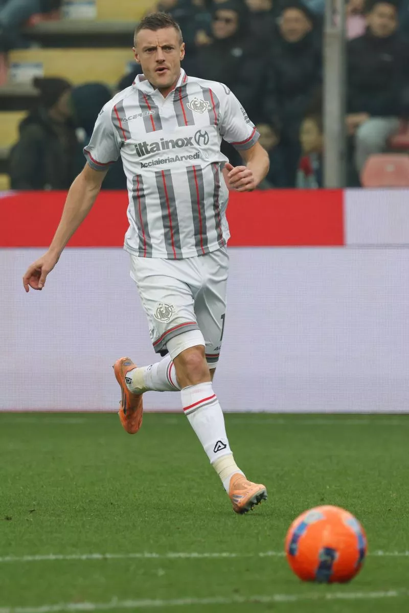 L'US Cremonese dévoile un maillot « Noël » pour sensibiliser à la solitude des fêtes