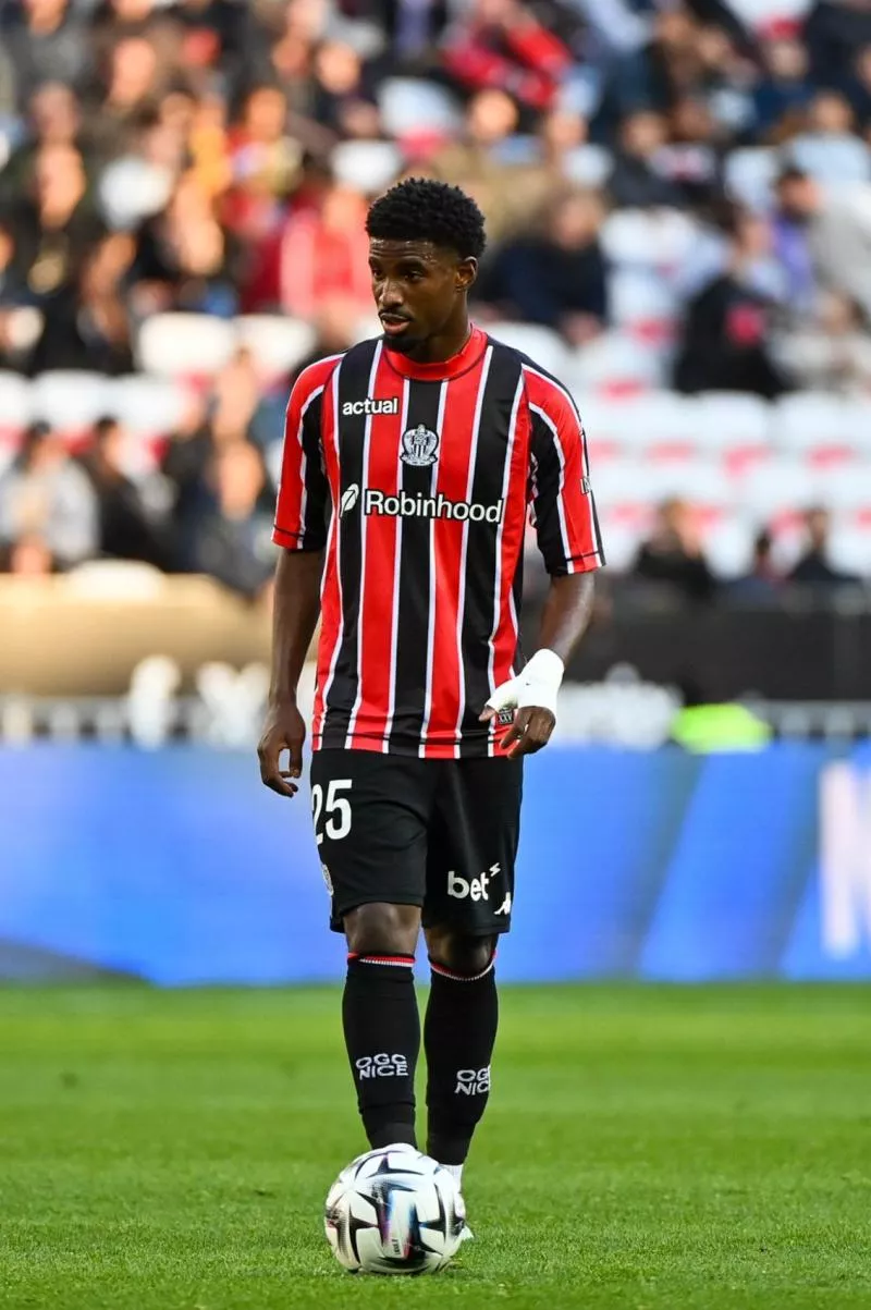 Le flocage de l'OGC Nice en soutien à Terem Moffi et Jérémie Boga