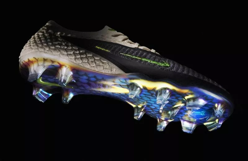 Nike dévoile une Phantom 6 « Black Mamba » en collaboration avec la marque de Kobe Bryant