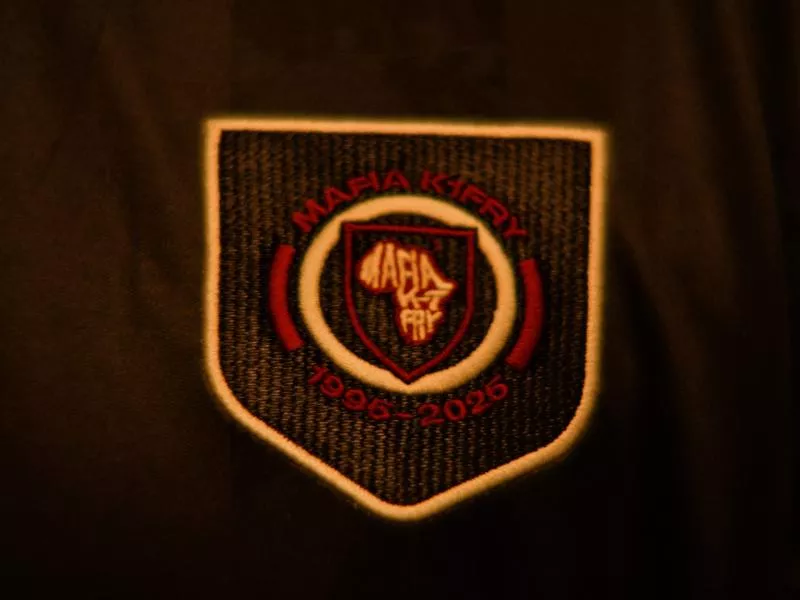 La Mafia K'1 Fry et Umbro sortent un maillot hommage au coup de pied de Cantona