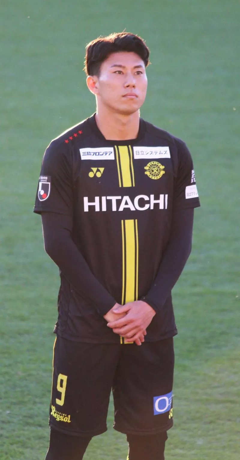 Les clubs japonais dévoilent leurs nouveaux maillots pour 2026