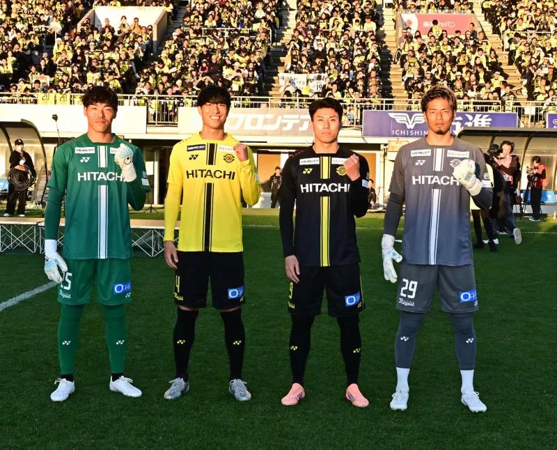 Les clubs japonais dévoilent leurs nouveaux maillots pour 2026