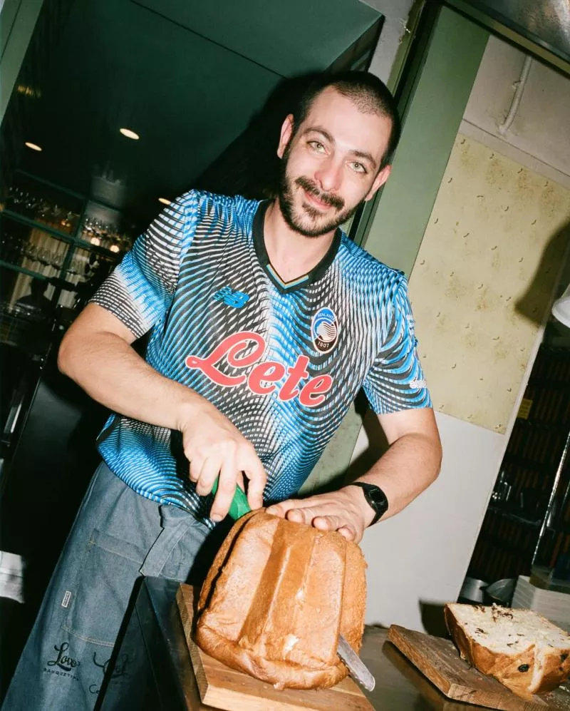 L’Atalanta et New Balance dévoilent un maillot de Noël complètement fou