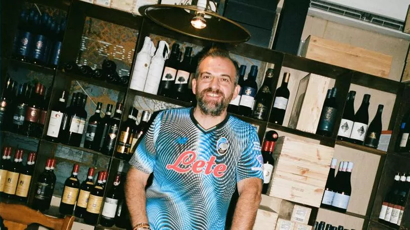 L’Atalanta et New Balance dévoilent un maillot de Noël complètement fou