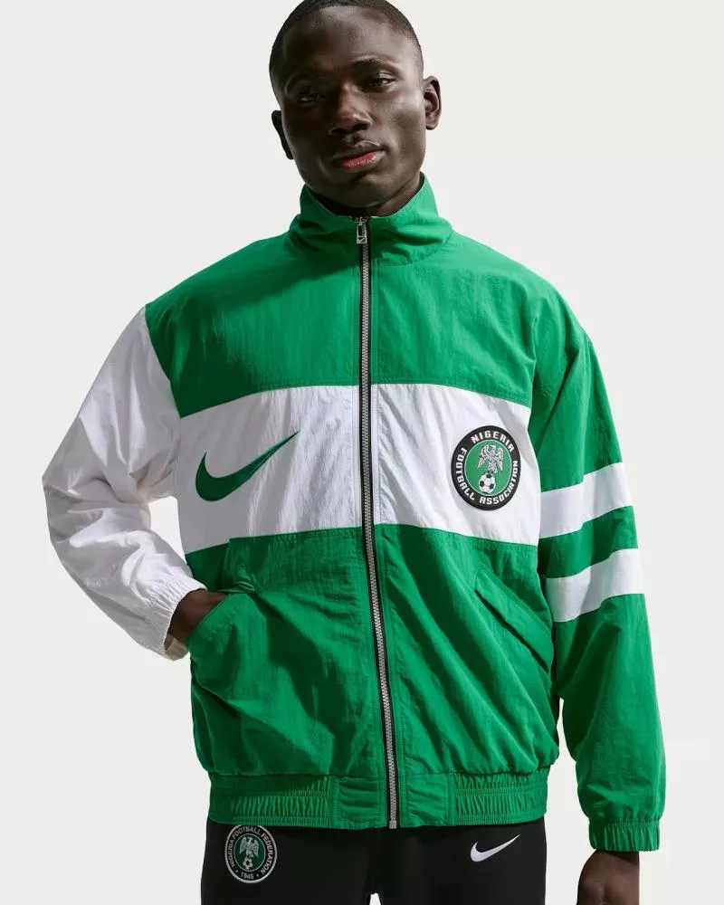 Nike ressucite le maillot mythique du Nigeria en 1996
