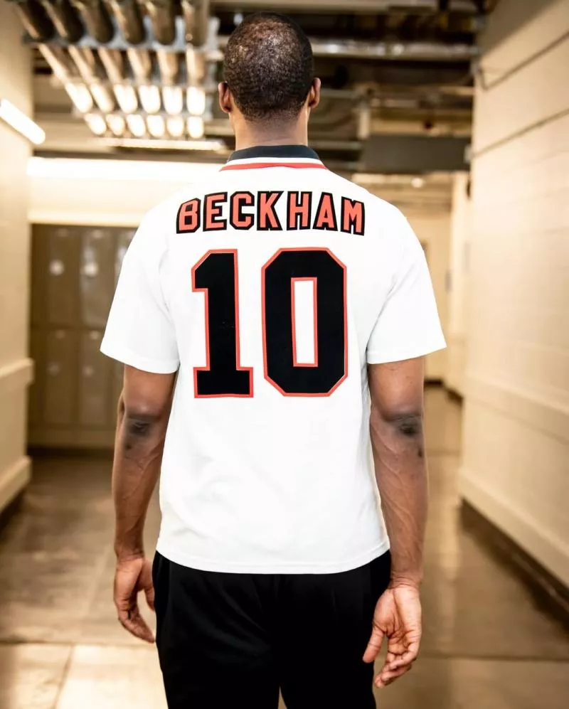 Quand le basketteur Harrison Barnes dégaine des maillots cultes de Premier League