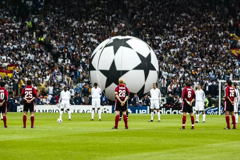 Illustration tribute during the Champions League Final match between Bayer Leverkusen and Real Madrid at Hampden Park Stadium, Glasgow, Scotland on 15th May 2002 ( Photo by Eric Renard / Onze / Icon Sport ) - Photo by Icon Sport