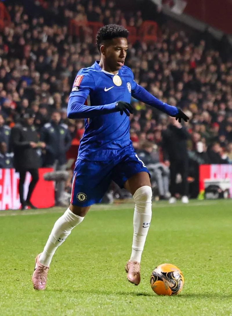10th January 2026; The Valley, Charlton, London, England: FA Cup Football, Charlton versus Chelsea; Estevao of Chelsea on the ball - Photo by Icon Sport