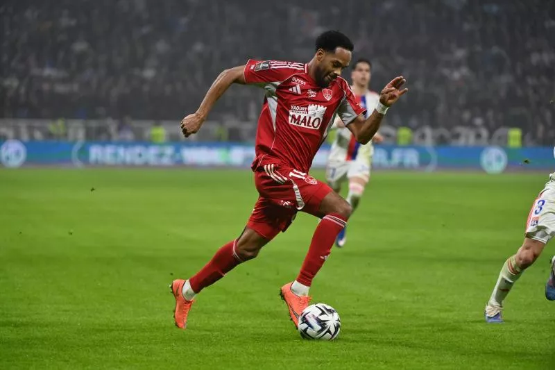 Pourquoi le Stade brestois a joué avec un maillot inhabituel face à l&rsquo;OL ?