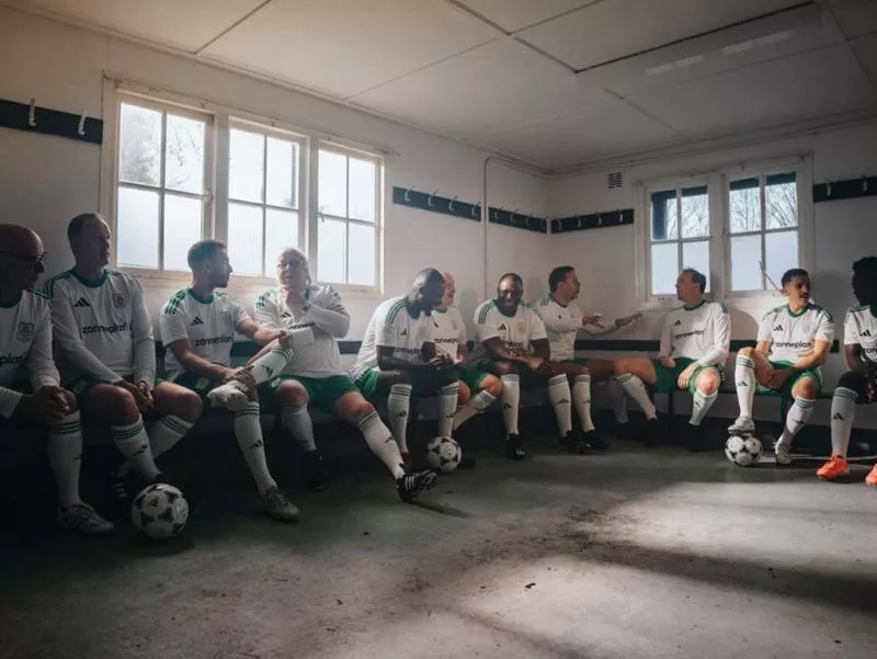 Le PEC Zwolle dévoile un maillot anniversaire avec Arne Slot