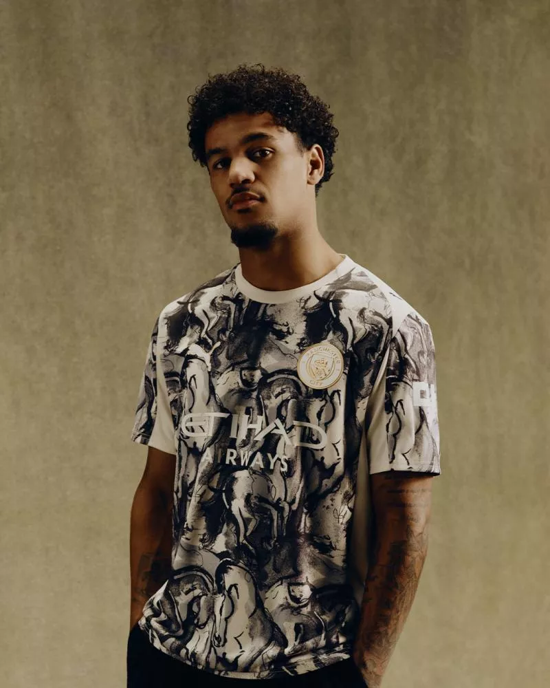 Manchester City célèbre le Nouvel An chinois avec un maillot très original