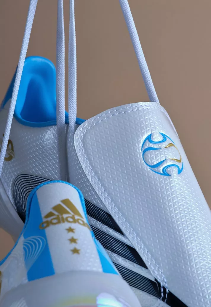 adidas dévoile une réédition de la F50 TUNiT de Messi en 2006