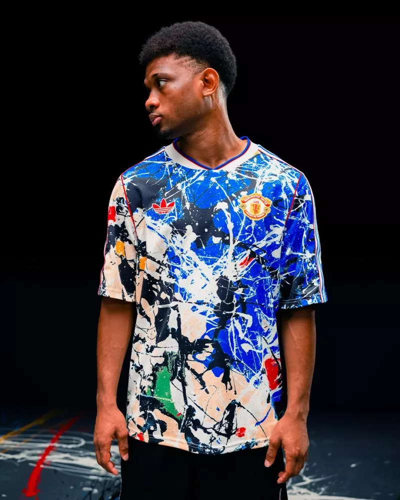 Manchester United s’associe au groupe The Stone Roses autour d’une capsule spéciale