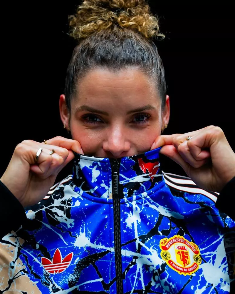 Manchester United s’associe au groupe The Stone Roses autour d’une capsule spéciale