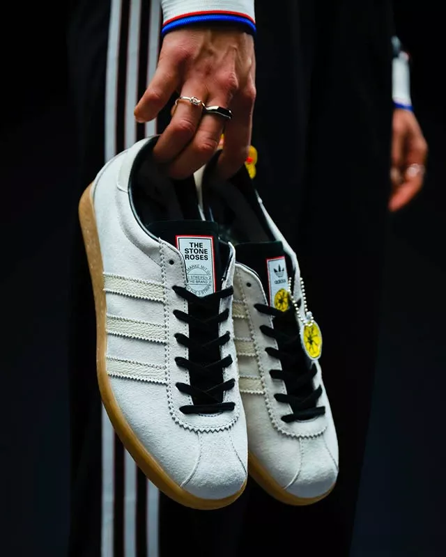 Manchester United s’associe au groupe The Stone Roses autour d’une capsule spéciale