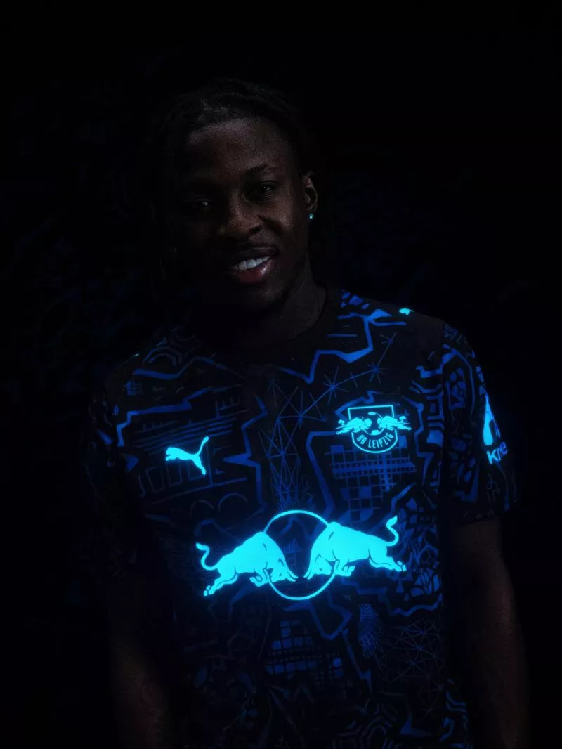 Le RB Leipzig sort un maillot qui brille dans le noir